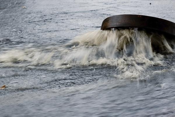 picture of floods on roads